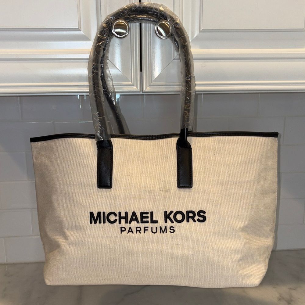Michael Kors Canvas Tote Bag Weekender Beige Black Parfums